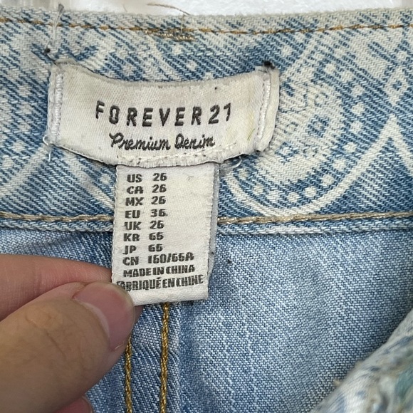 Forever21 Denim Shorts - Picture 2 of 2